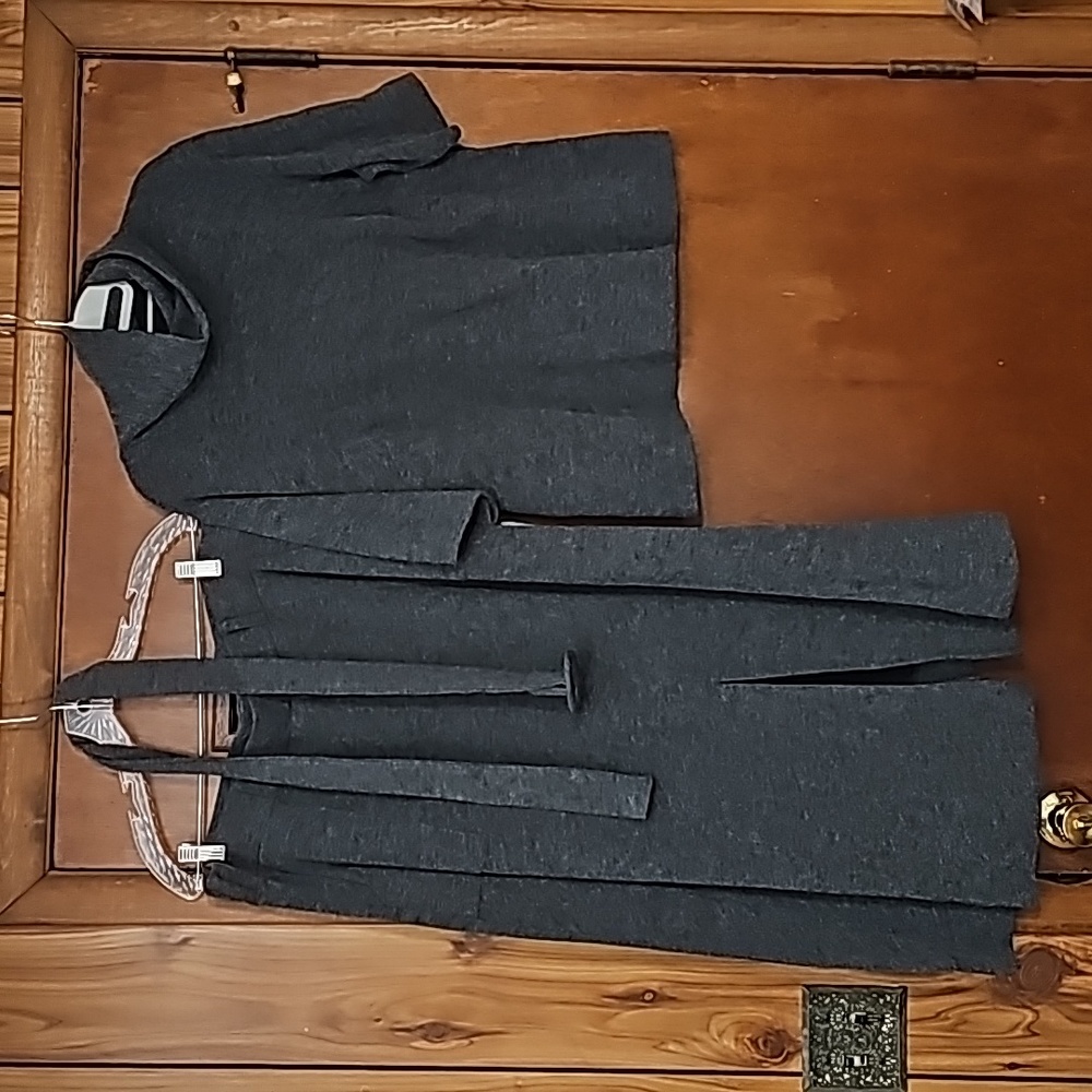 Gray sweater skirt set 18/20